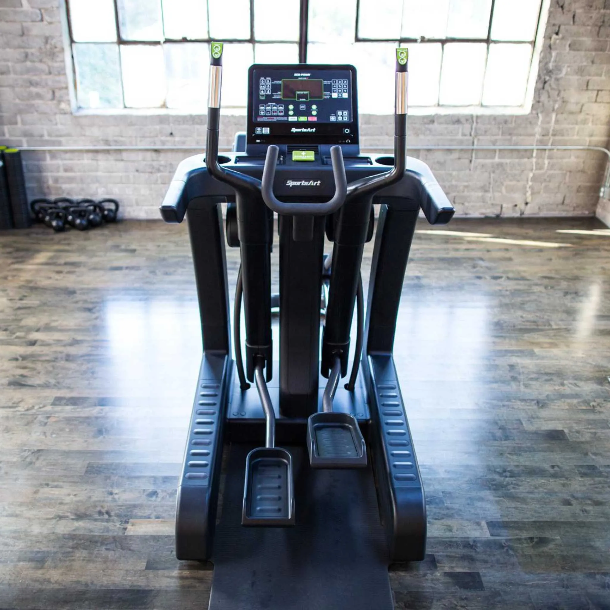 SportsArt G886 Verso Status Eco-Powr Cross Trainer