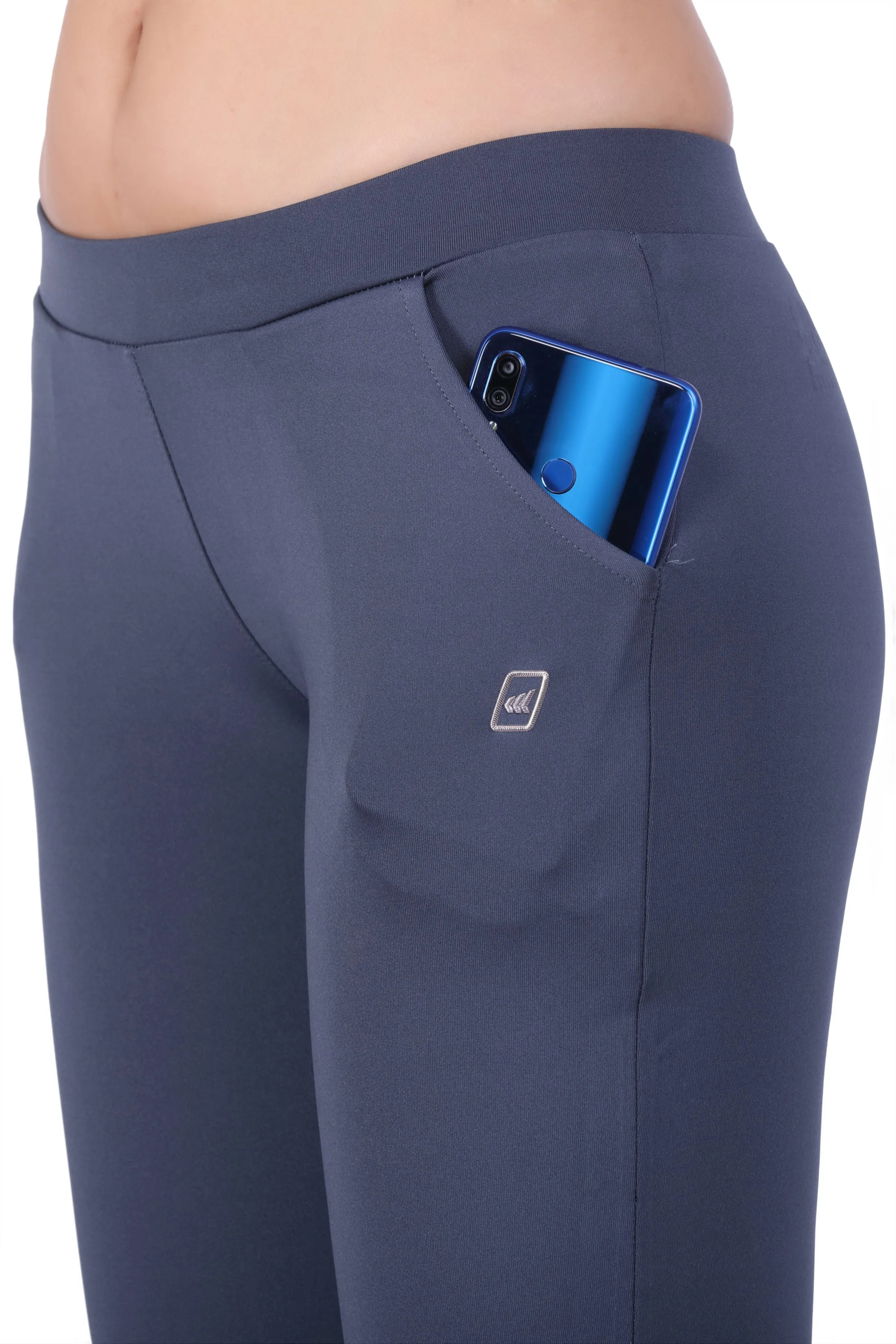 WOMEN'S SLIM FIT PANT WITH CROSS POCKETS